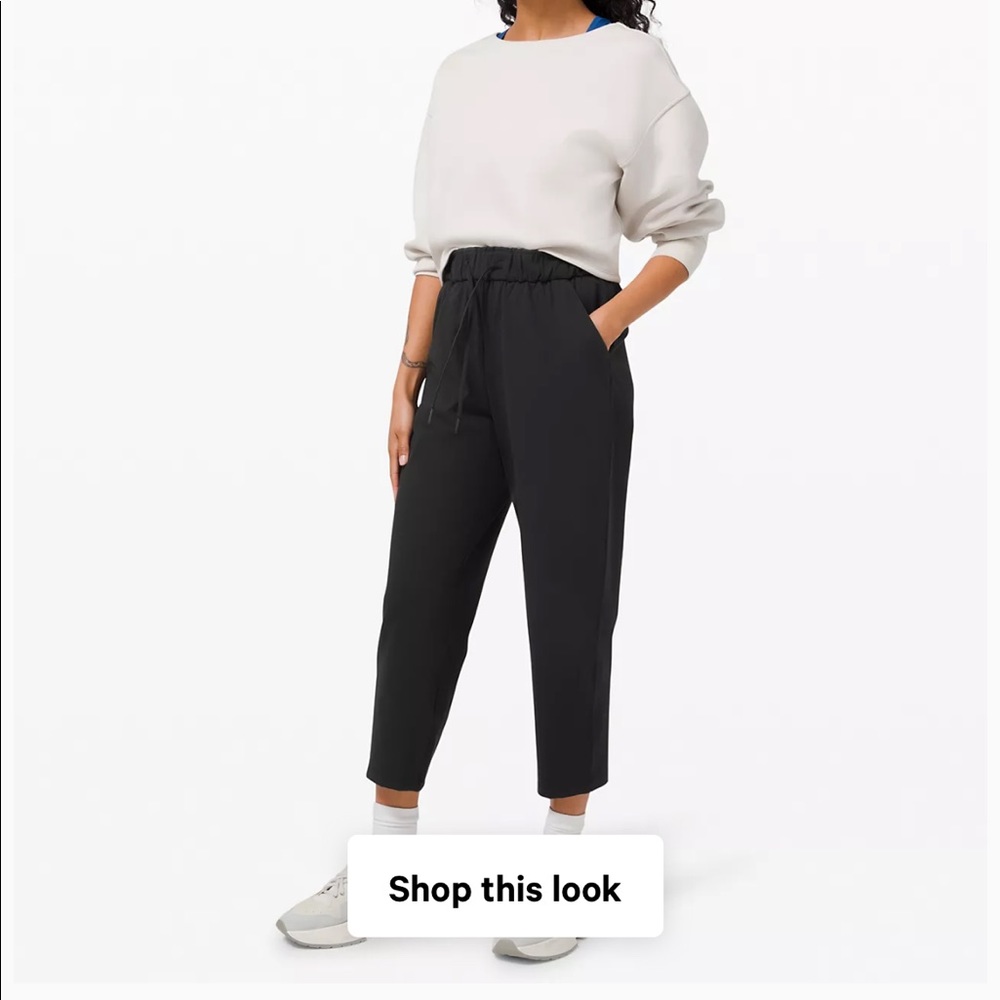 Lululemon Stretch Mid-Rise Crop 23”